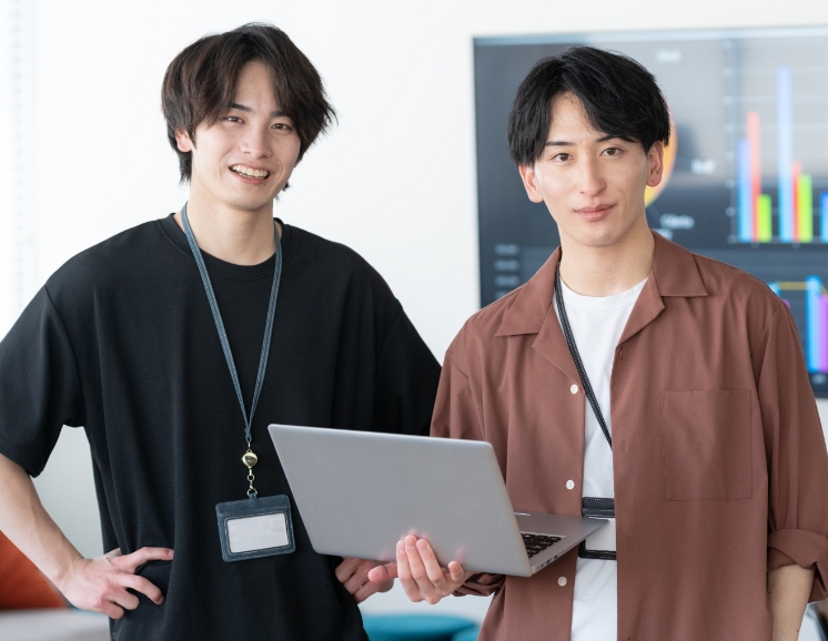 私服で勤務する社員